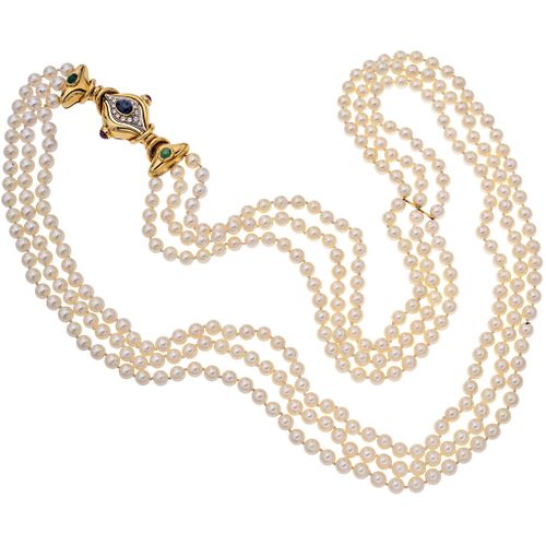 CULTURED PEARL NECKLACE, 18K YELLOW GOLD ORNAMENT WITH SAPPHIRE, EMERALDS, RUBIES AND DIAMONDS Weight: 152.8 g | COLLAR DE PERLAS CULTIVADAS  ADORNO E