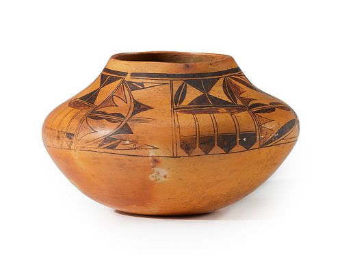 A Hopi Sikyátki Revival pottery olla