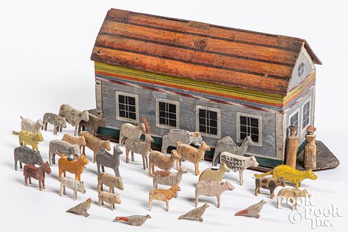 Flat Bottom wood Noah's Ark, with animals