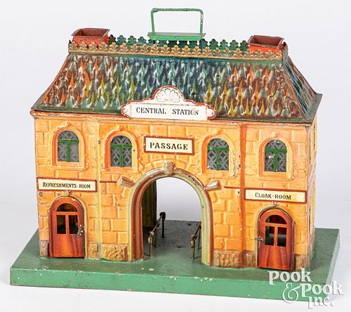 Marklin painted tin O gauge Central Station