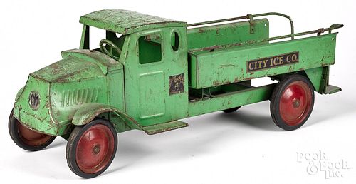 Steelcraft City Ice Co. Mack delivery truck