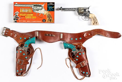 Cap guns, to include a boxed Mattel Fanner 50