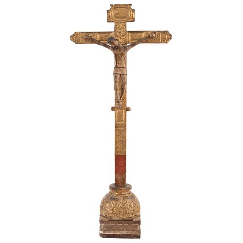 CRUCIFIED CHRIST MEXICO, 19TH CENTURY Gilded and polychrome wood carving Conservation details  38.1 x 16.9" (97 x 43 cm) | CRISTO CRUCIFICADO MÉXICO, 