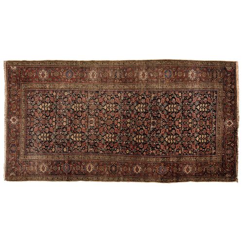KIRMAN STYLE RUG IRAN, EARLY 20TH CENTURY Hand-knotted with natural dyes in blue and beige colors  109.4 x 59.8" (278 x 152 cm) | TAPETE ESTILO KIRMAN