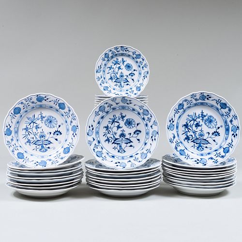 Meissen Porcelain Service the 'Blue Onion' Pattern