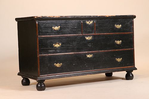 William & Mary Pine Lift-Top Blanket Chest