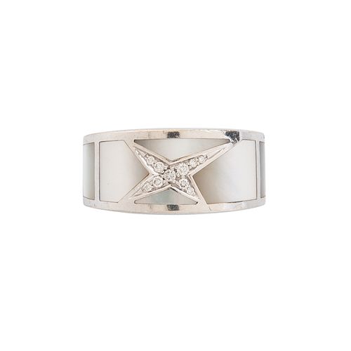 Mauboussin 18kt White Gold, Mother-of-pearl, and Diamond Ring