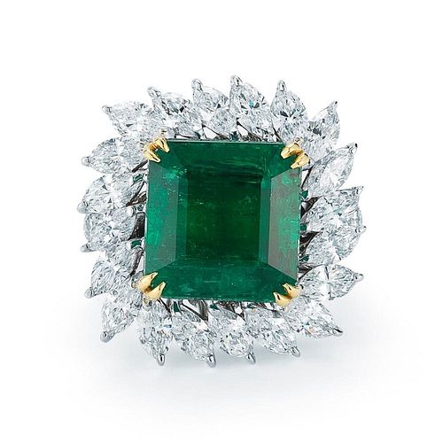 EMERALD RING WITH MARQUISE DIAMOND HALO