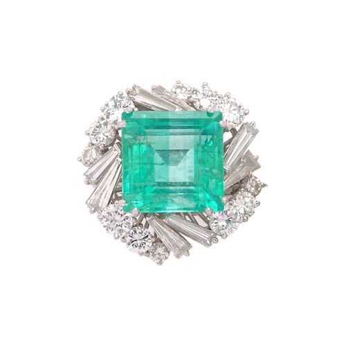 12.00ct Emerald And 3.00ct Diamond Cluster Ring