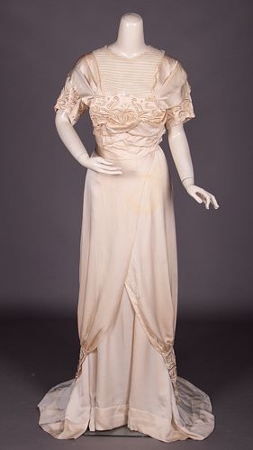 EMBROIDERED CREPE GOWN c. 1914