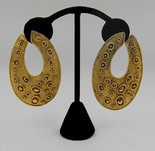 JEWELRY. Modernist Pair of 14kt Gold Earrings.