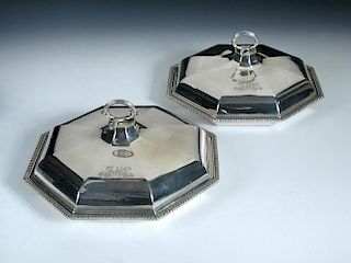 A pair of George III silver entree dishes and covers by Daniel Smith & Robert Sharp, London 1786, ea