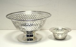 A silver fruit or cake basket, by the Gorham Manufacturing Co, Birmingham 1912, of plain round shape