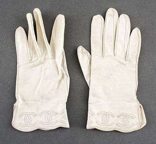 Chanel White Leather Vintage Gloves