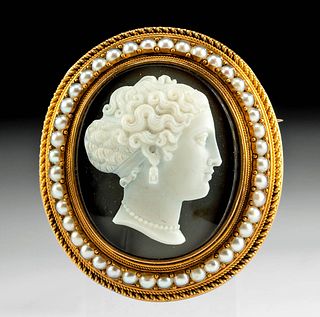 19th C. Neoclassical Gold Brooch w/ Agate Cameo