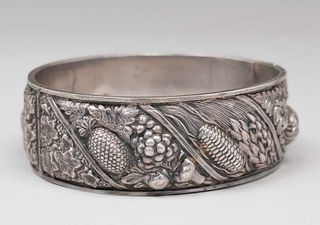 Intricate Arts & Crafts Period Sterling Silver Bracelet c1910s