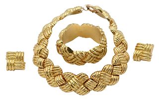 18 Karat Gold Four Piece Necklace, Bangle Bracelet and Earrings, necklace with woven effect with 14 karat circular clasp, along with 18 karat gold mat