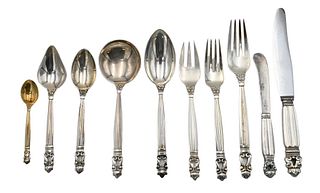 101 Piece Georg Jensen Acorn Sterling Silver Flatware, to include 12 dinner knives, 7 luncheon knives, 6 butter knives, 6 fish knives, 6 dinner knives
