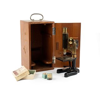 Ernest Leitz Wetzlar Microscope No. 73243 with Box