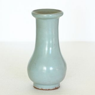 Chinese LongQuan Porcelain Vase