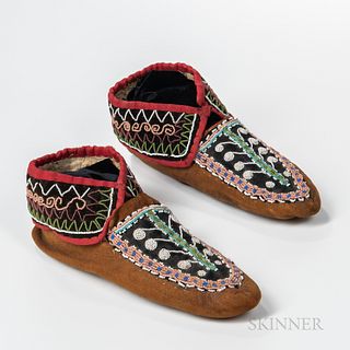 Northeast Beaded Cloth and Leather Moccasins