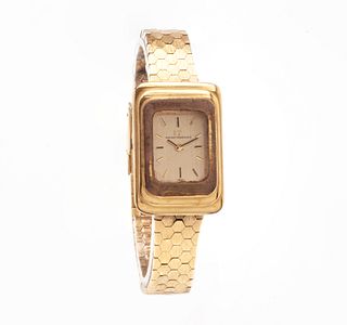 Reloj Girard Perregaux. Movimiento manual. Caja rectangular en acero dorado de 14 x 17 mm. Carátula color dorado.