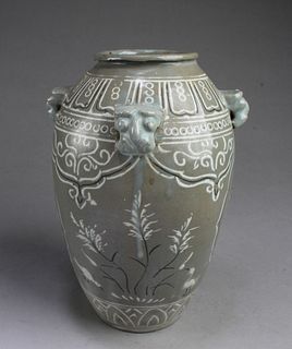 A Korean Porcelain Vase
