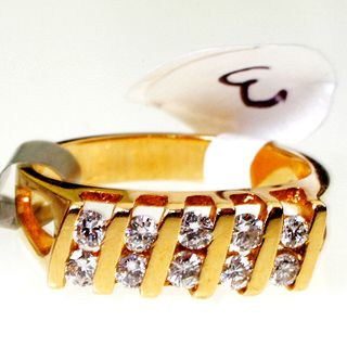 Ladies 14kt Gold Princess Style Ring