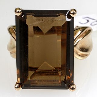 Ladies 10kt Yellow Gold and Smoky Topaz Ring