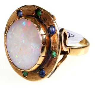 Ladies 14kt Yellow Gold and Opal Ring