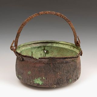 Roman pot, 2nd-3rd century AD. 
Bronze. 
Measures: 17 x 35 cm (diameter).