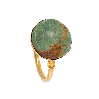 Ring. Rome, 2nd-3rd century AD. 
In gold and hard stone. 
Measures: 20 mm (inner diameter); 16 mm (front diameter).
