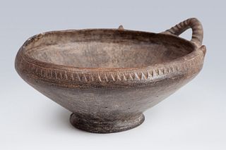 Villanovan culture bowl, VIII-VII century BC. 
Ceramic.
