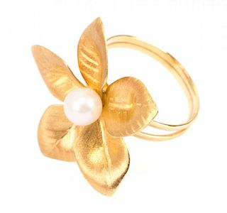 A Flower Motif Ring with Cultured Pearl