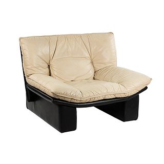 Nicoletti Salotti Italian Cream Leather Lounge Chair