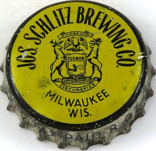 1952 Stroh Brewery Co.  ~MI 8oz  Tax Cork Backed crown Detroit, Michigan