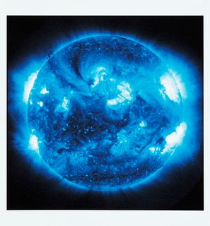 Sieverding, Katharina Die Sonne um Mitternacht schauen SDO/NASA (blue). Set aus 6 Werken. 2019. Inkjet-Prints auf Museum Natural Velvet. Blattmaße je 