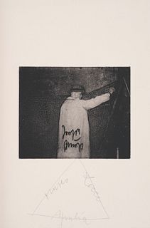 Beuys, Joseph o.T. 1982. Photoradierung und Radierung auf chamoisfarbenem Fabriano (mit dem Wasserzeichen). 19,8 x 23,5 cm (50 x 35 cm). In der Platte