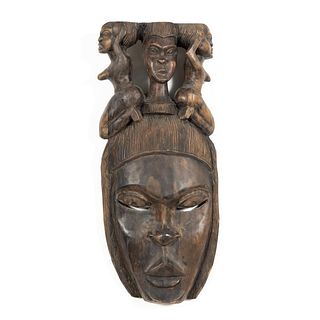 AFRICAN DRC STYLE MASK WITH 2 KNEELING FIGURES