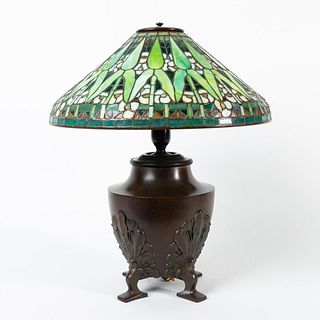 TIFFANY-STYLE "ARROWROOT" LAMP ON BRONZE BASE