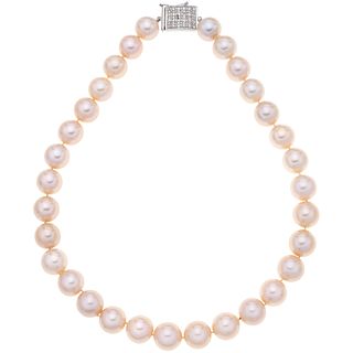 CHOKER WITH CULTURED PEARLS WITH CLASP IN 14K WHITE GOLD WITH DIAMONDS 31 Salmon colored pearls, luster and excellent blend | GARGANTILLA DE PERLAS CU