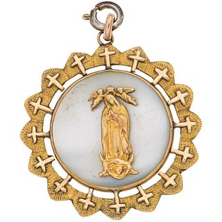 MEDAL WITH MOTHER OF PEARL IN 10K YELLOW METAL AND BASE METAL 1 Mother of pearl application Weight: 9.6 g | MEDALLA CON MADREPERLA EN ORO AMARILLO DE 