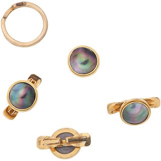 TWO PAIRS OF BUTTONS WITH HALF PEARLS IN 18K YELLOW GOLD AND RING FOR KEYRING IN 14K YELLOW GOLD Weight: 17.2 g | DOS PARES DE BOTONES CON MEDIAS PERL