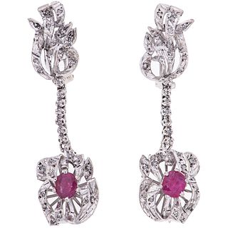 PAIR OF EARRINGS WITH RUBIES AND DIAMONDS IN PALLADIUM SILVER Oval cut rubies ~1.20 ct, 8x8 cut diamonds ~0.60 ct. Weight: 11.7 g | PAR DE ARETES CON 