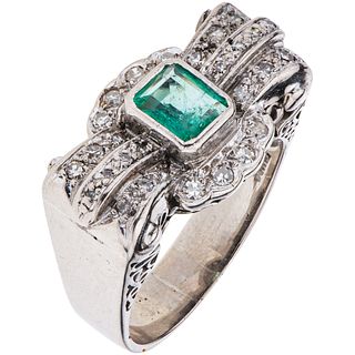 RING WITH EMERALD AND DIAMONDS IN PALLADIUM SILVER 1 Rectangular cut emerald ~0.45 ct, 8x8 cut diamonds. Size: 8 ½ | ANILLO CON ESMERALDA Y DIAMANTES 