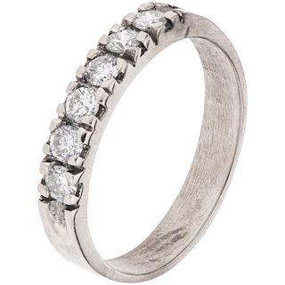 RING WITH DIAMONDS IN PALLADIUM SILVER Brilliant cut diamonds ~ 0.42 ct. Weight: 3.4 g. Size: 9 ¼ | ANILLO CON DIAMANTES EN PLATA PALADIO con diamante