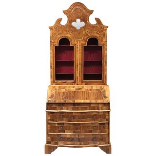 BOOKCASE - SECRETAIRE EARLY 20TH CENTURY Dutch style. Decorated with marquetry; double width. Inlcudes key Conservation details | LIBRERO-SECRETER PRI