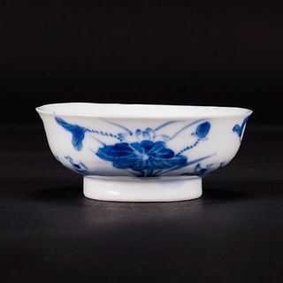 A BLUE AND WHITE 'LOTUS' BOWL, GUANGXU PERIOD, QING DYNASTY 