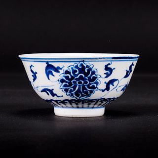 A BLUE AND WHITE 'LOTUS' BOWL, WITH GUANGXU MARK 
