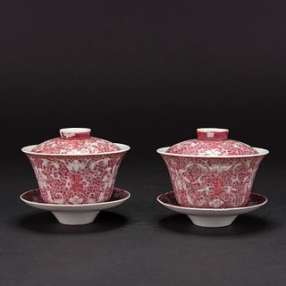 A PAIR OF FAMILLE ROSE BOWL WITH COVER&SAUCER, QIANLONG MARK 